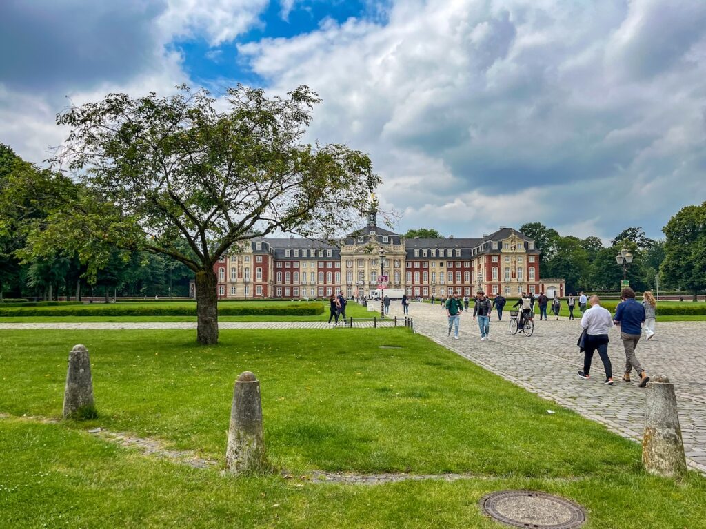 NRW-Drehorte per Zug entdecken: hier Münster