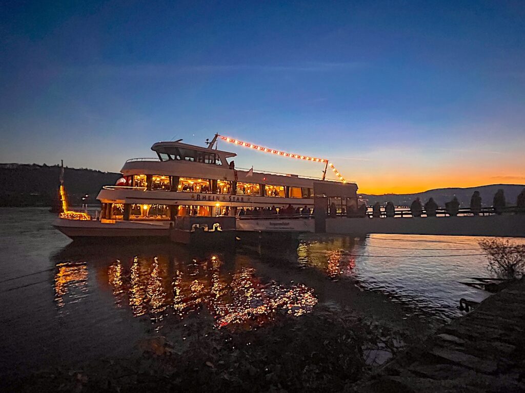 Adventsschifffahrt auf dem Rhein in Rüdesheim