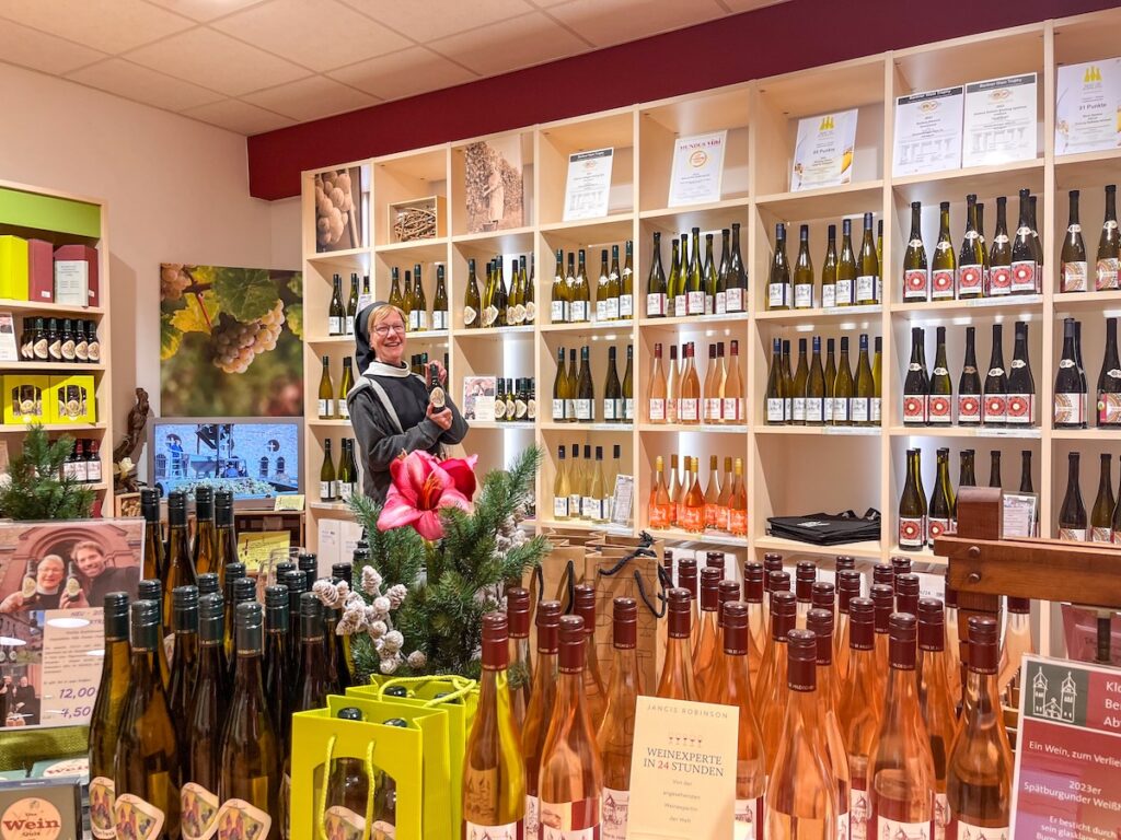 Zu Weihnachten in Rüdesheim im Klosterladen von St. Hildegard shoppen